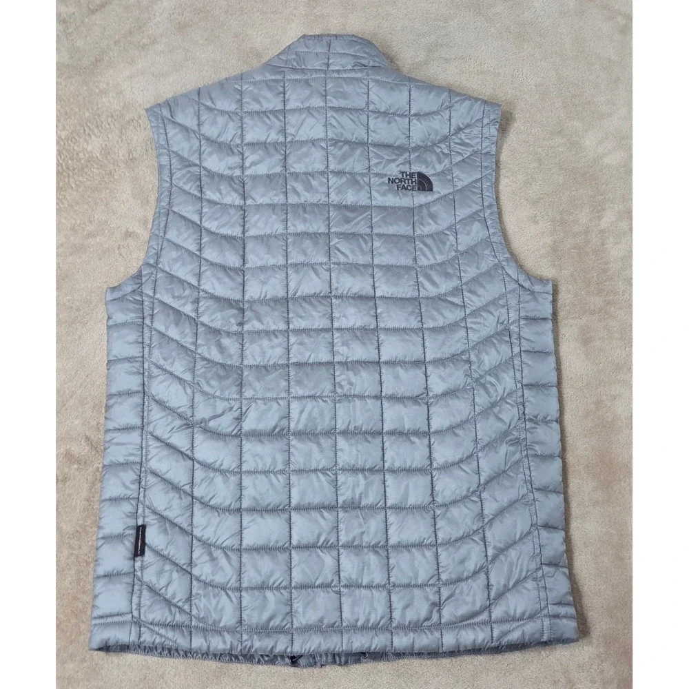 The North Face Thermoball Puffer Vest Men's Size Small Gray Full Zip Quilted NEW